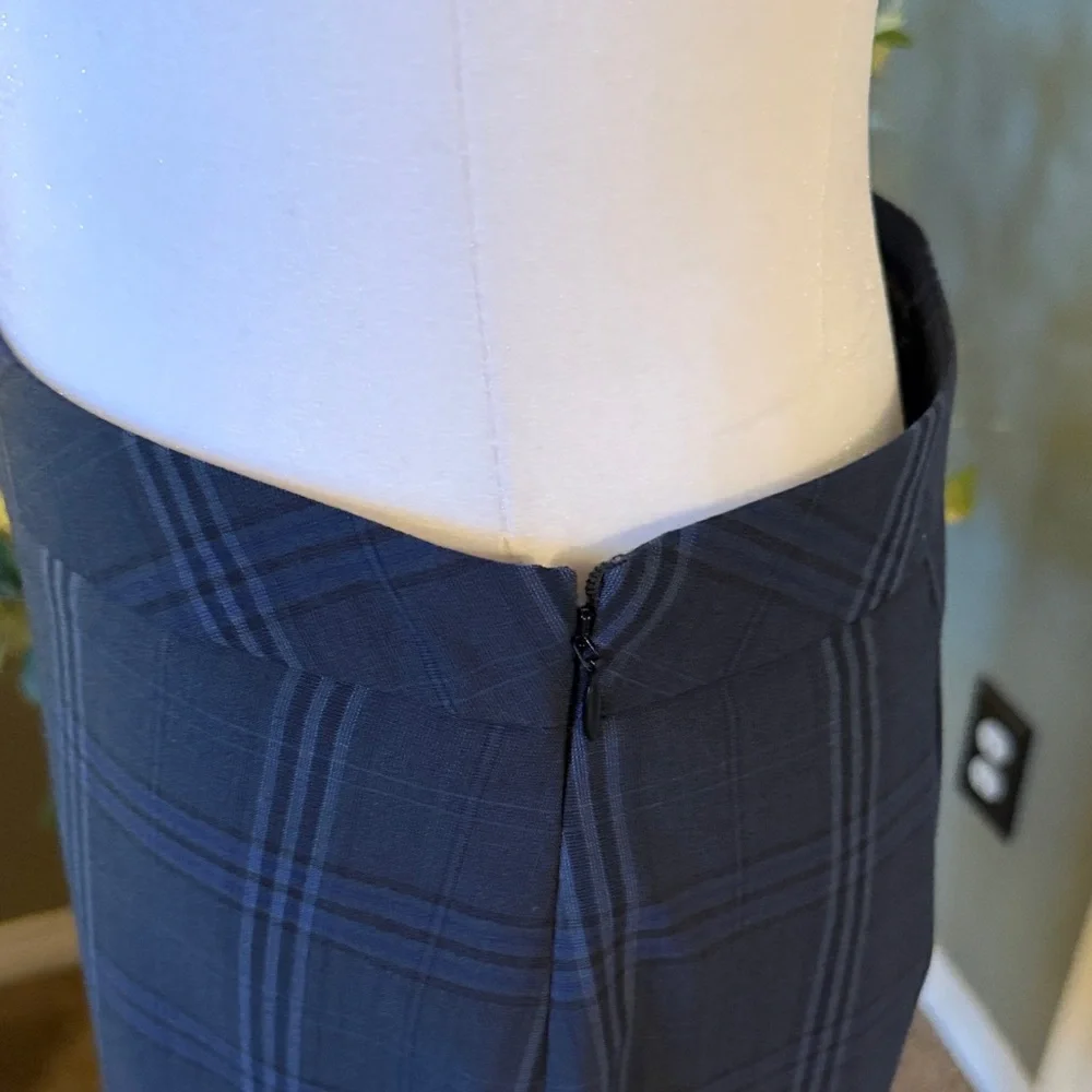 Banana Republic Navy Plaid Pencil Skirt - Picture 4 of 14